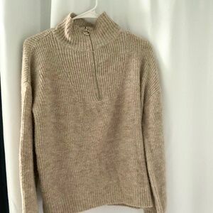 Sweater NOBO